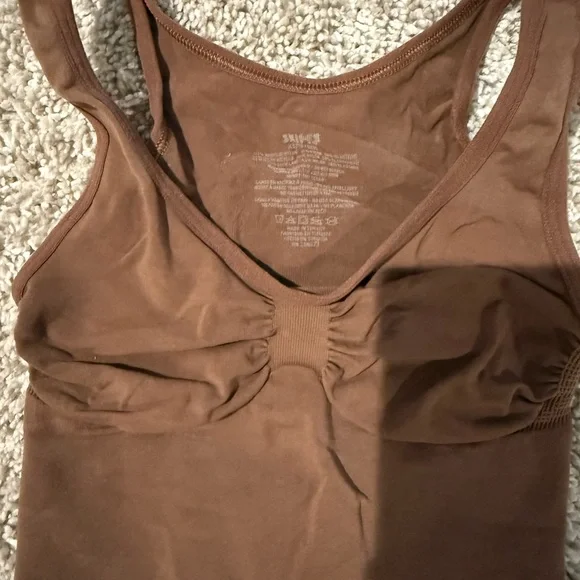 Skims Seamless Sculp Thong bodysuit - Picture 2 of 3